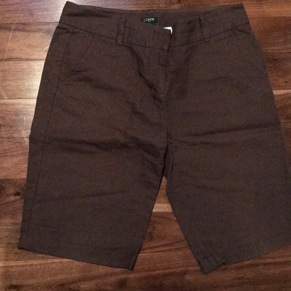 Brown linen right above the knee shorts